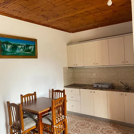 Apartment Demiraj Sarande *
