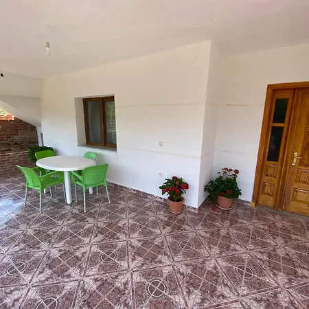 Apartament Demiraj Sarande