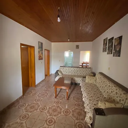 Demiraj Sarande Daire Ksamil